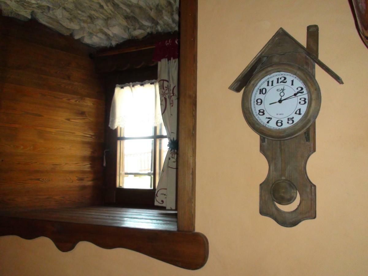 Le Petit Chateau De Vetan Cir 0023 Saint-Pierre Buitenkant foto